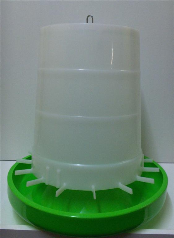 AVICO GEAR BOX FEEDER, 8 Kg (GREEN & WHITE) POULTRY AVICO GEAR BOX FEEDER, 8 Kg (GREEN & WHITE) POULTRY