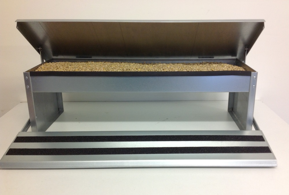 5KG GALVANISED POULTRY TREADLE FEEDER 5KG GALVANISED POULTRY TREADLE FEEDER