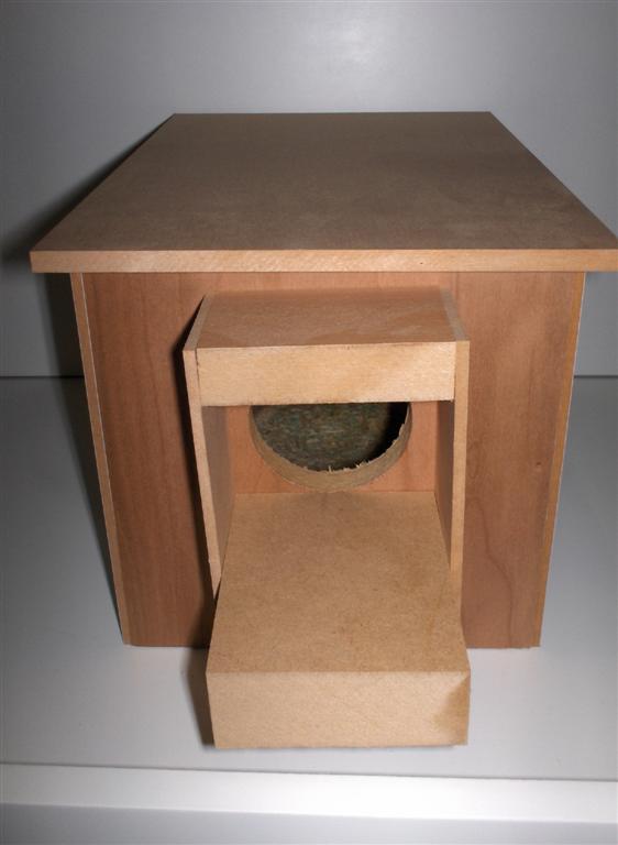 WOODEN BUDGIE BREEDING BOX 23cmL x 15cmH x 14.5cmD - Click Image to Close