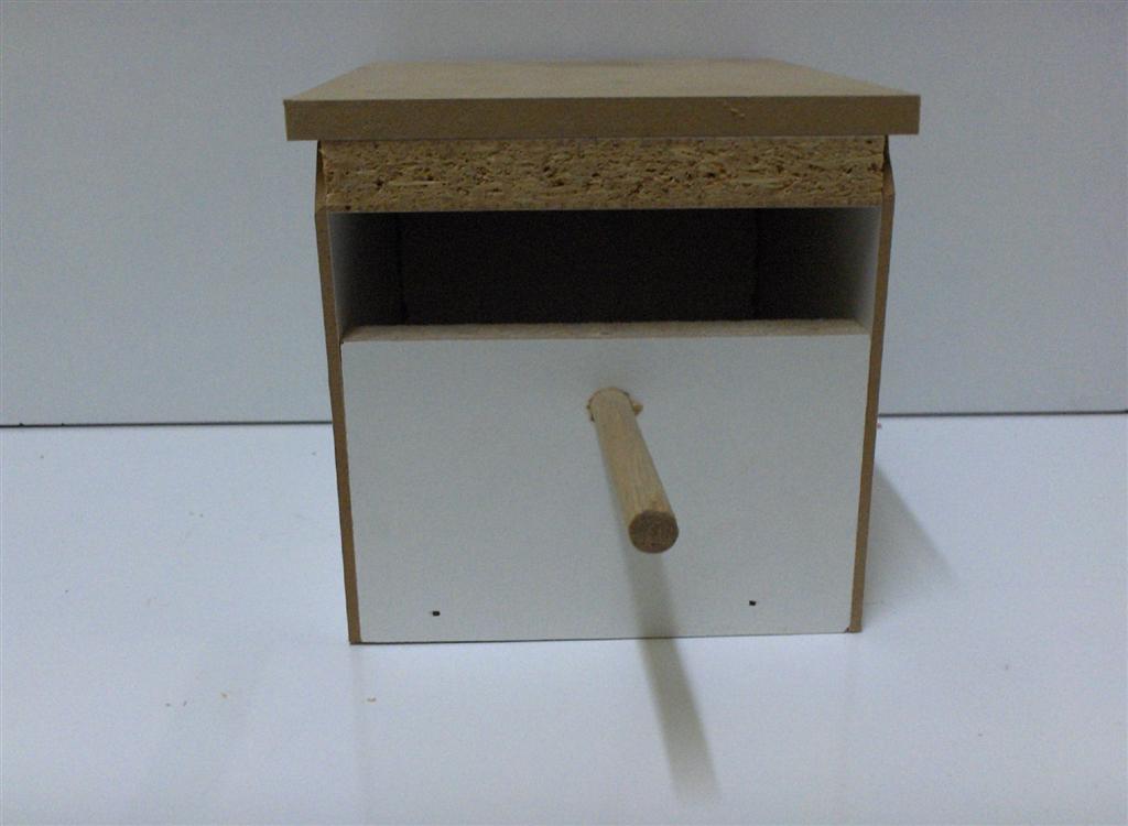 GOULDIAN FINCH WOODEN NEST BOX 17cmL x 14cmH x 14cmD GOULDIAN FINCH WOODEN NEST BOX 17cmL x 14cmH x 14cmD