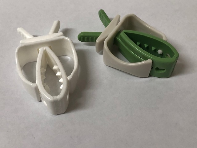 ALL PURPOSE HOLDER - LOOSE MILLET CUTTLEBONE CLIP ALL PURPOSE HOLDER - LOOSE MILLET CUTTLEBONE CLIP