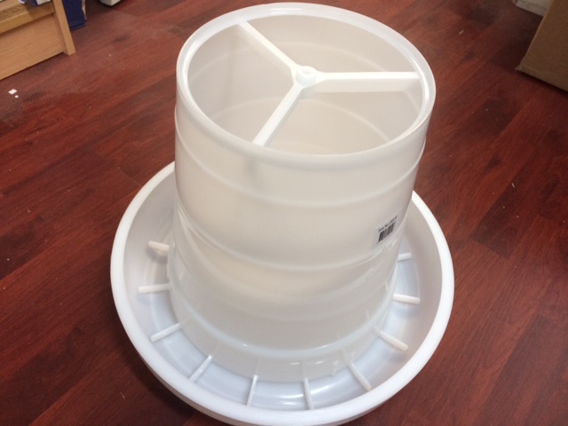 12kg White Poultry Feeder 12kg White Poultry Feeder