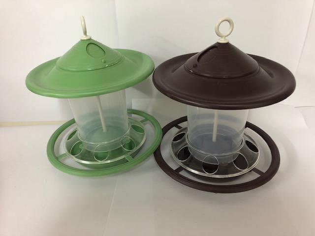 Wild bird feeder plastic station w fill hole Wild bird feeder plastic station w fill hole