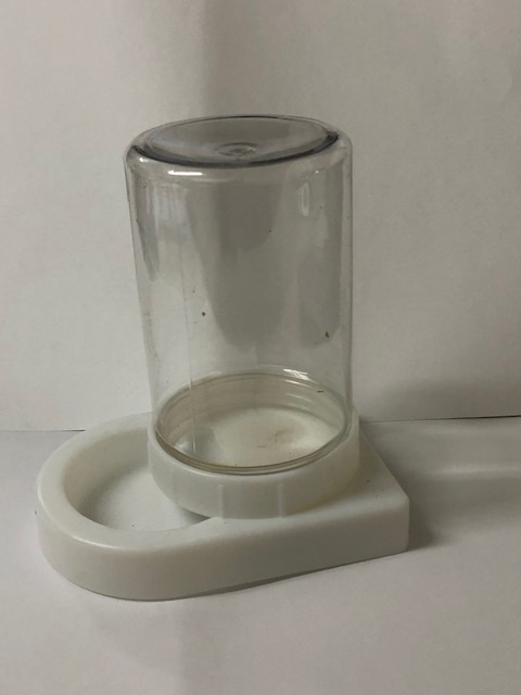 LGE MASON JAR FEEDER WITH PU PLASTIC BOTTLE 16cmHx8cmDIA. LGE MASON JAR FEEDER WITH PU PLASTIC BOTTLE 16cmHx8cmDIA.