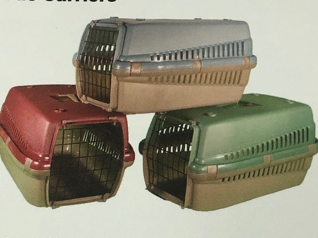 Pet Dog Large plastic vet carrier 54 x 38 x 33cm Pet Dog Large plastic vet carrier 54 x 38 x 33cm