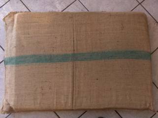 LARGE FOAM HESSIAN DOG BED 107x74x4cmH