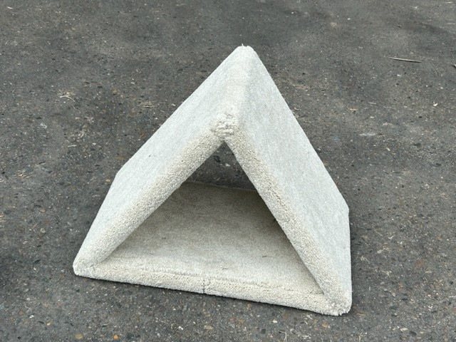 Cat carpet Teepee scratching post Cat carpet Teepee scratching post